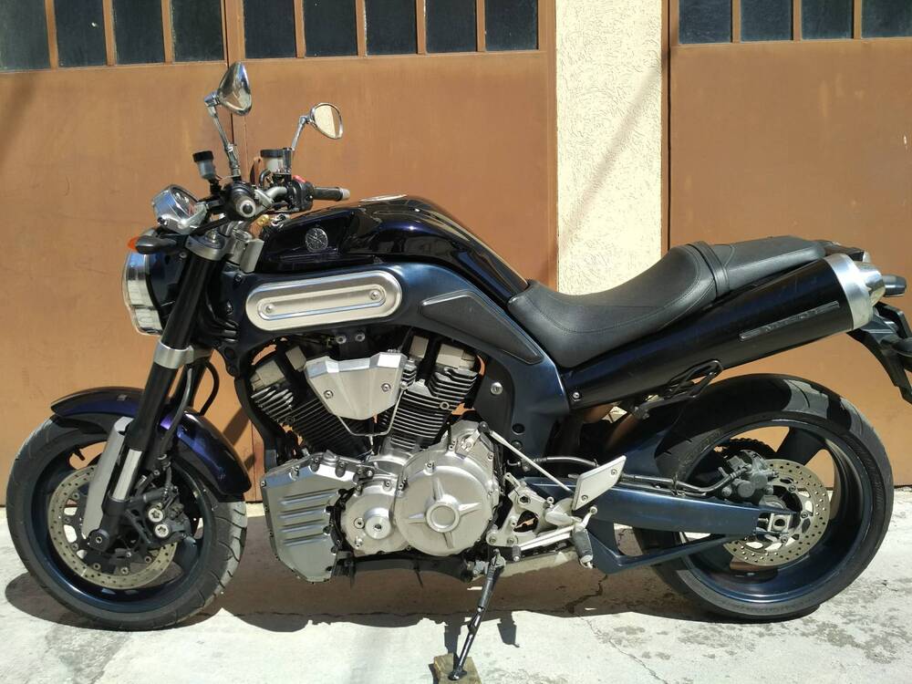 Yamaha MT-01 (2005- 11) (2)
