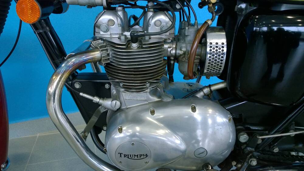Triumph 500 T 100 R DAYTONA (12)