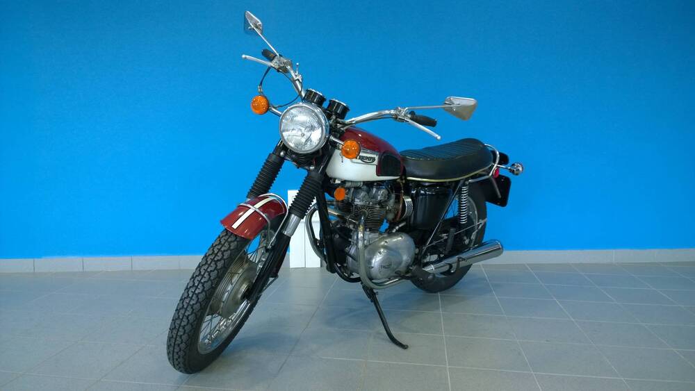 Triumph 500 T 100 R DAYTONA (8)