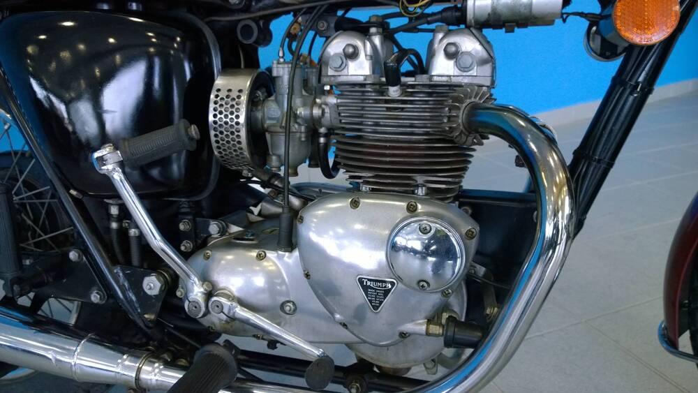 Triumph 500 T 100 R DAYTONA (13)