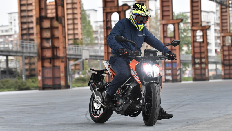 KTM 125 Duke 2017. Accende la passione