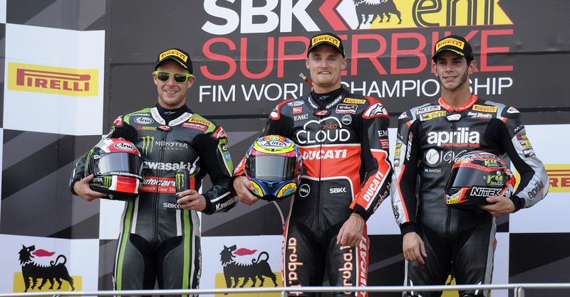 SBK 2015, Sepang. Davies vince gara 2. Biaggi cade subito