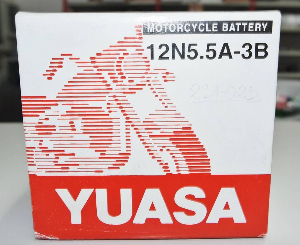 Batteria per RD350LC Yuasa (2)