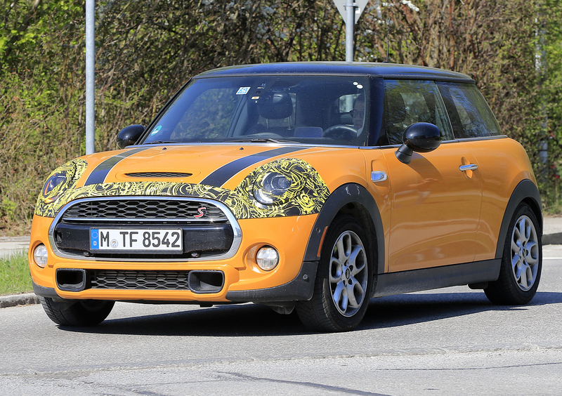 MINI 2018 Facelift: new images