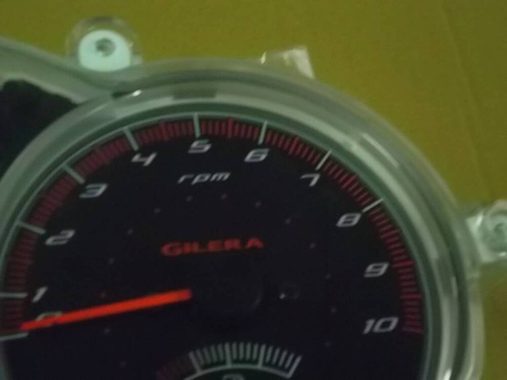 STRUMENTAZIONE GP 800 Gilera GP 800 (4)