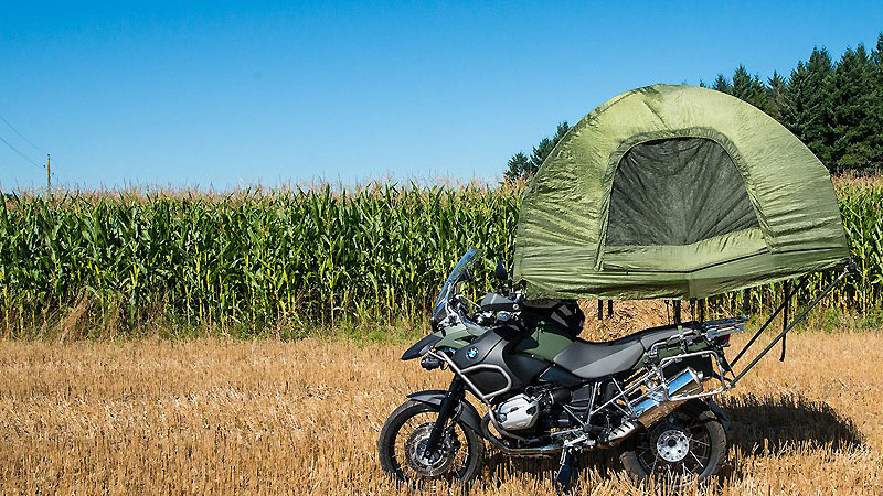 La tenda da moto fighetta