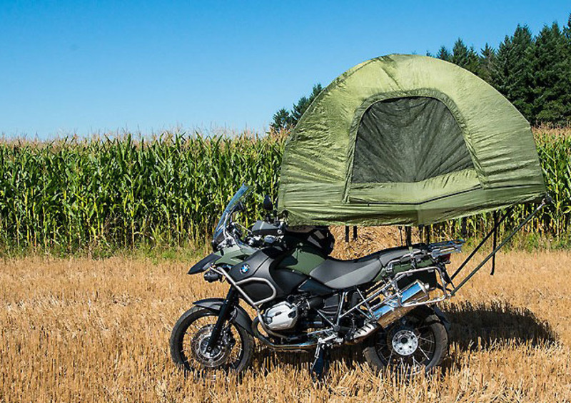 La tenda da moto fighetta