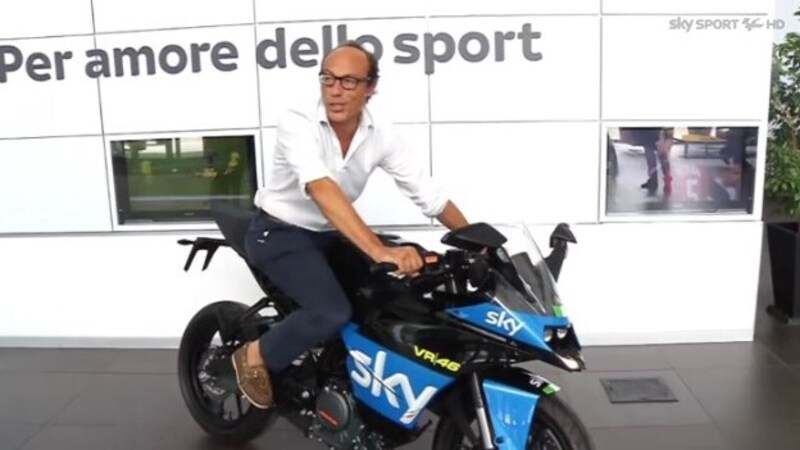 KTM e Sky consegnano al vincitore la sua RC 390