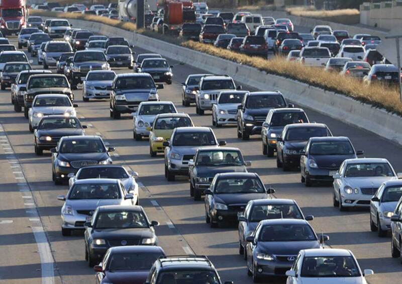 Cala il traffico, si va pi&ugrave; veloci