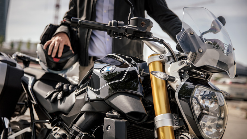 BMW R 1200 R, nuova versione Black Edition per l&#039;Italia