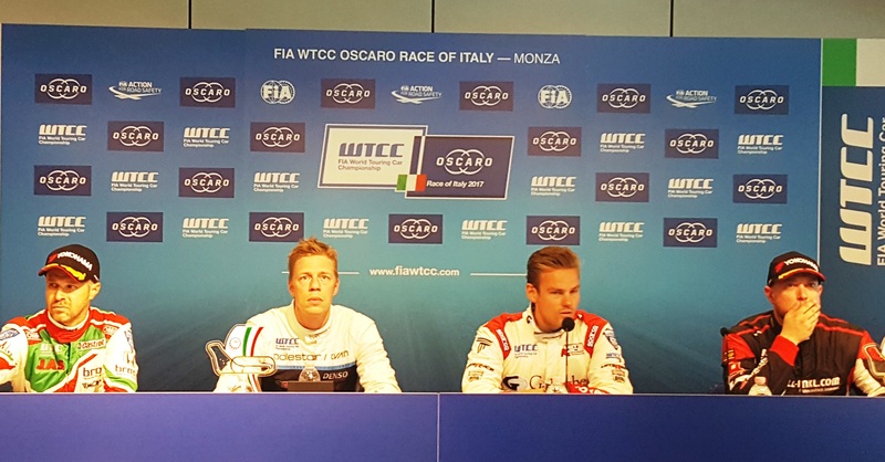 I piloti del podio in conferenza stampa