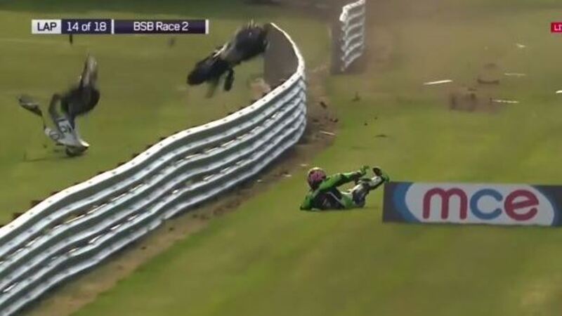 BSB Oulton Park: collisione fra Haslam e Ellison (Video)