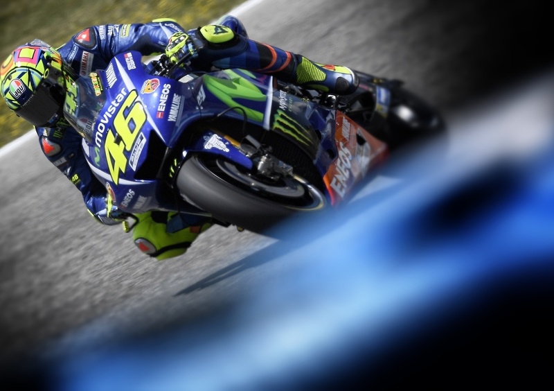 MotoGP 2017. Rossi: &quot;Sembrava che si stesse rompendo tutto&quot;